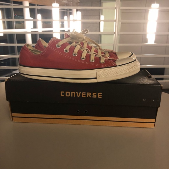 Chuck Taylor Converse - Picture 4 of 6
